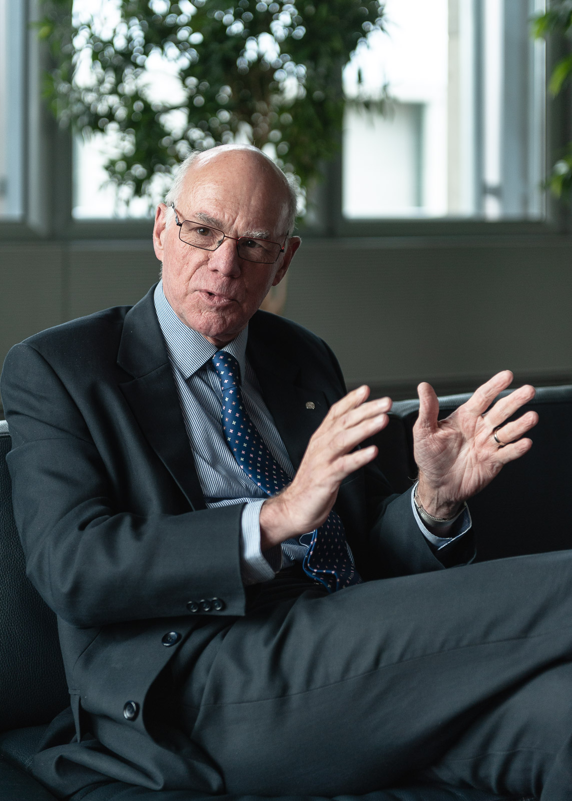 Norbert Lammert (CDU, ehem. Bundestagspräsident) in seinem Büro